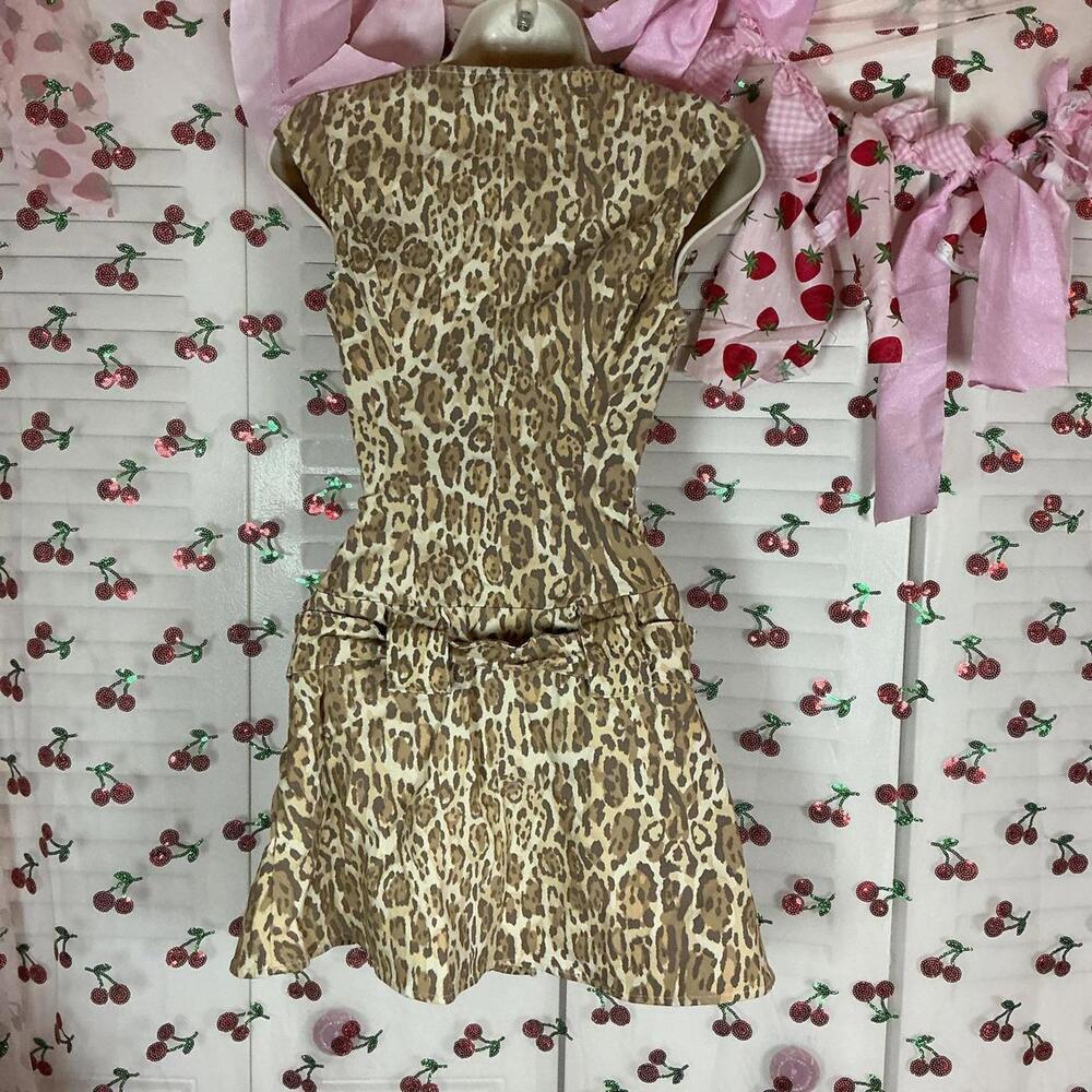 kimchi Blue Leopard print mini dress romper with belt - Picture 4 of 6